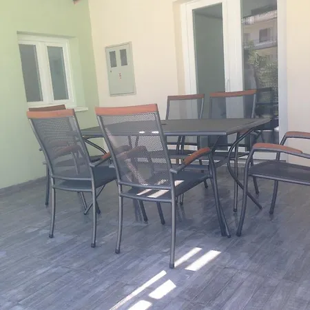 Chill Out Гостьовий будинок Трогір